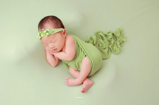 萍乡宝宝边吃边拉正常吗